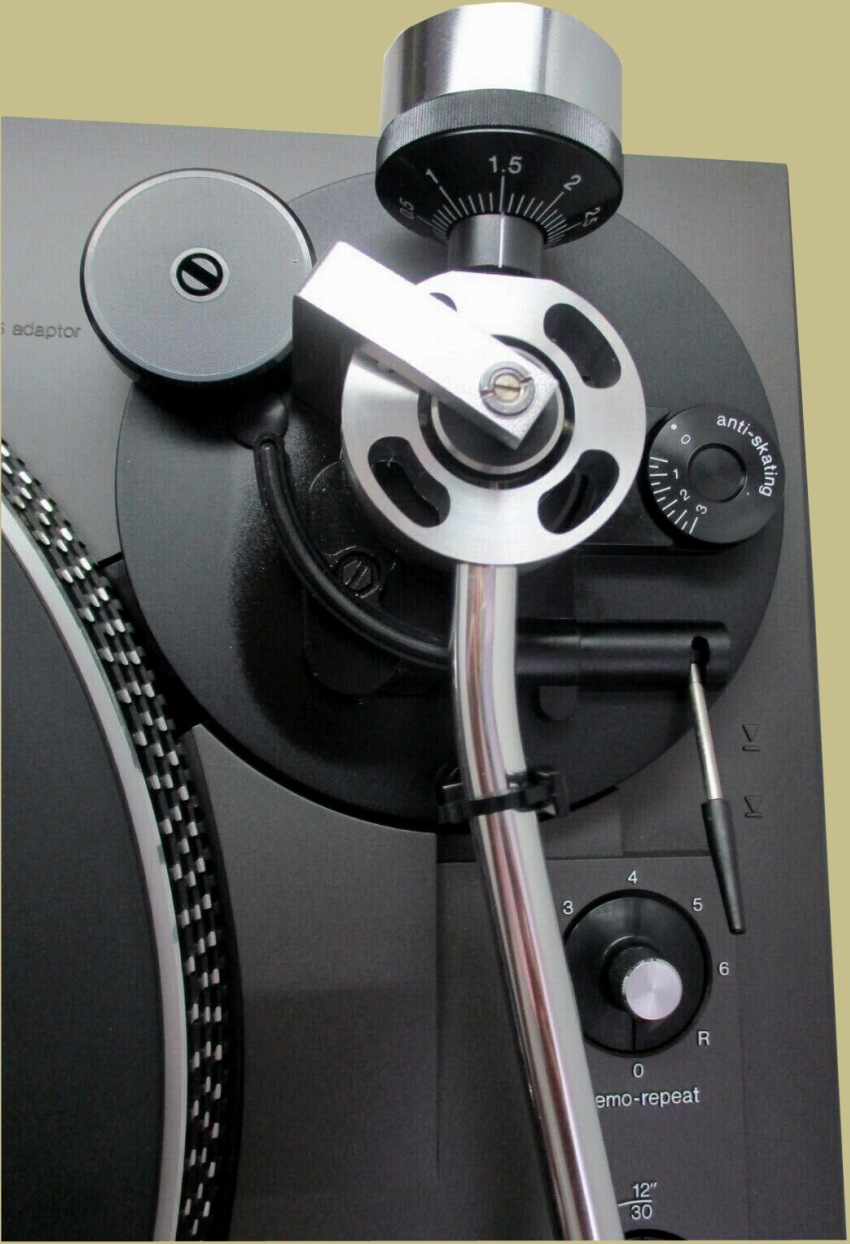 Technics SL-1900 Direct Drive Automatic Turntable – DD System, Record Player, Black, Used